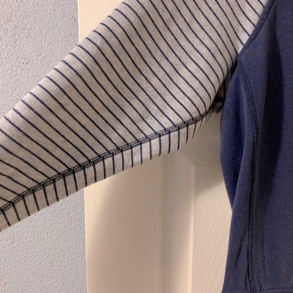 Champion sweatshirt size small - Picture 4 of 6